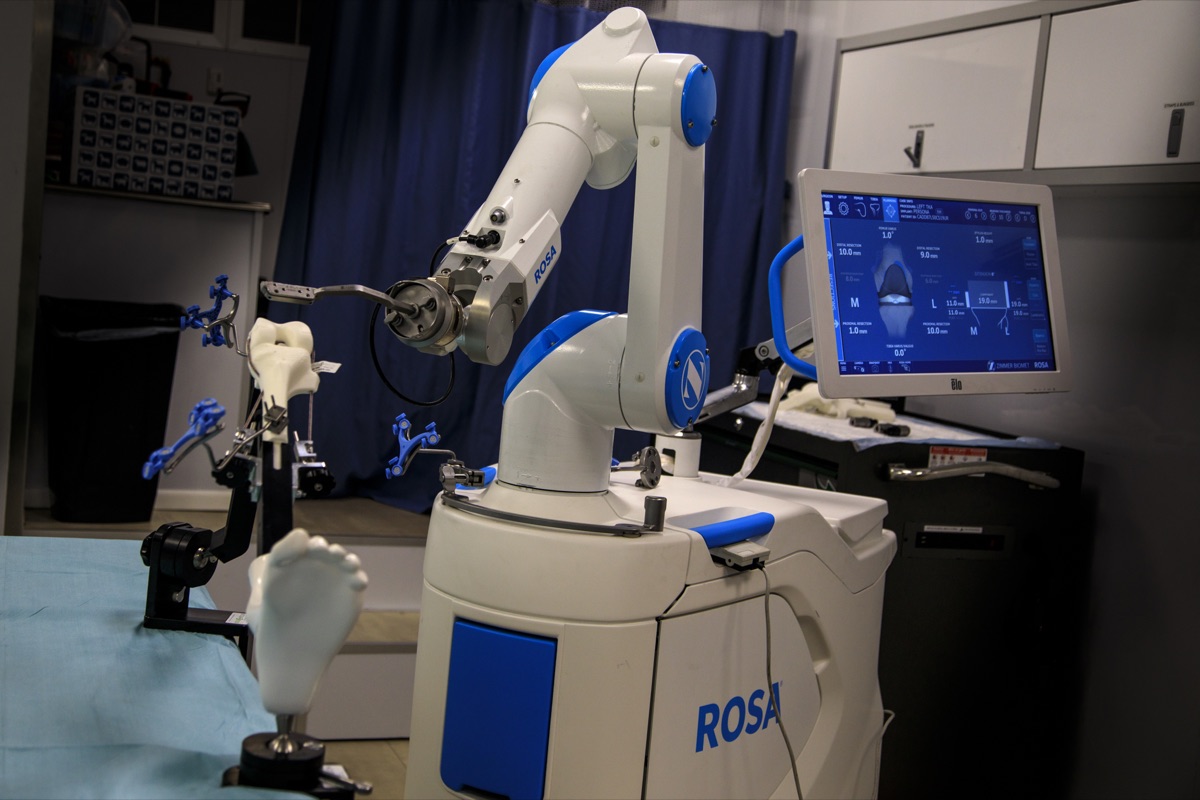 ROSA Robotik Diz Cerrahisi Sistemi